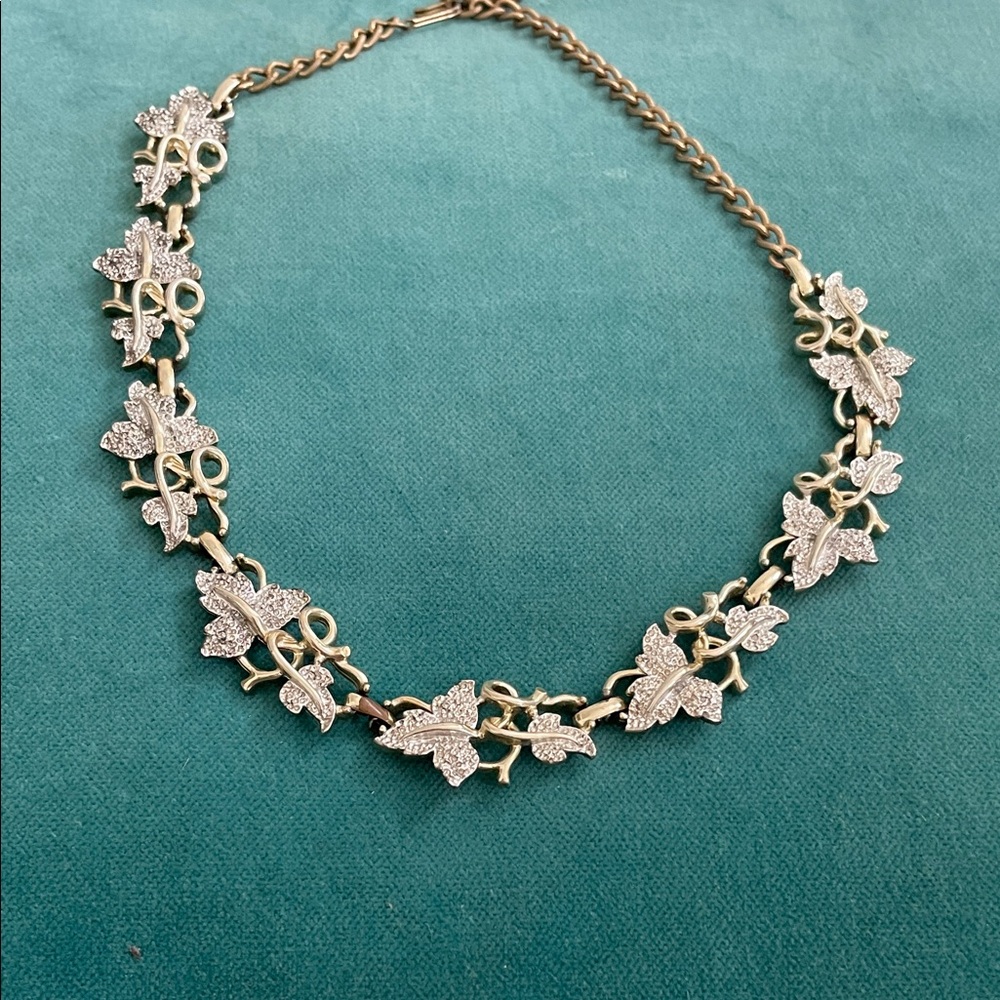 Elegant Vintage Sarah Coventry (SAC)Gold and Silver Tone Leaf Necklace